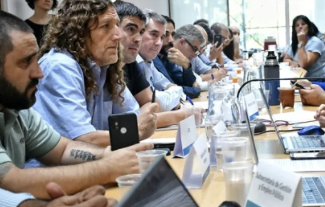 Paritarias bonaerenses: Acuerdo con estatales y oferta a docentes