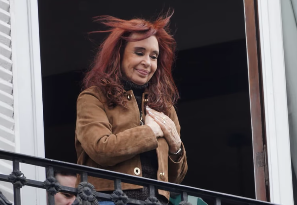 Día de la Lealtad: militantes fueron a San José y CFK los saludó